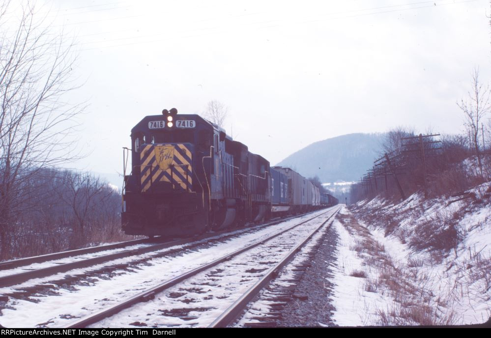 DH 7416 on MER-1 climbing the grade.